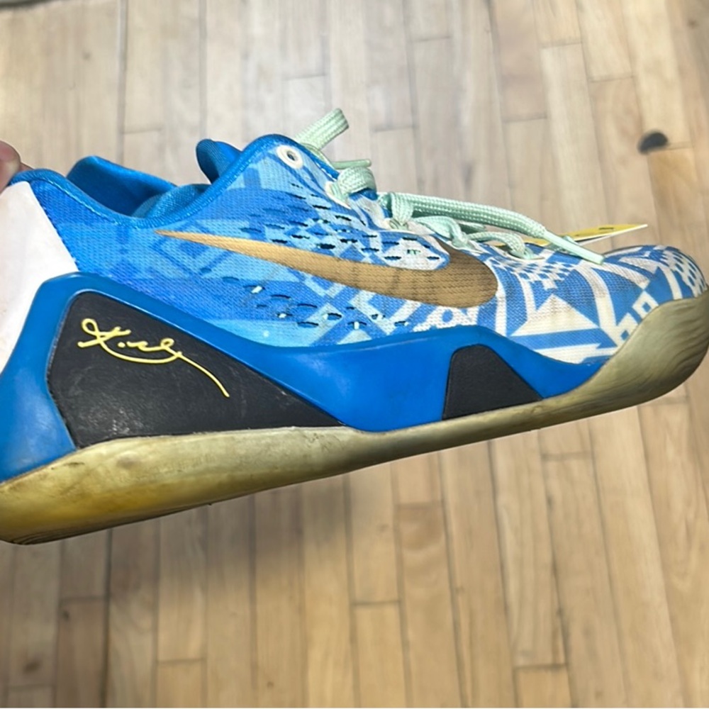 Kobe 9 EM hyper cobalt Blue and Gold size 8.5